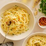 Easy 25-Minute Garlic Pasta Recipe (Aglio e Olio)