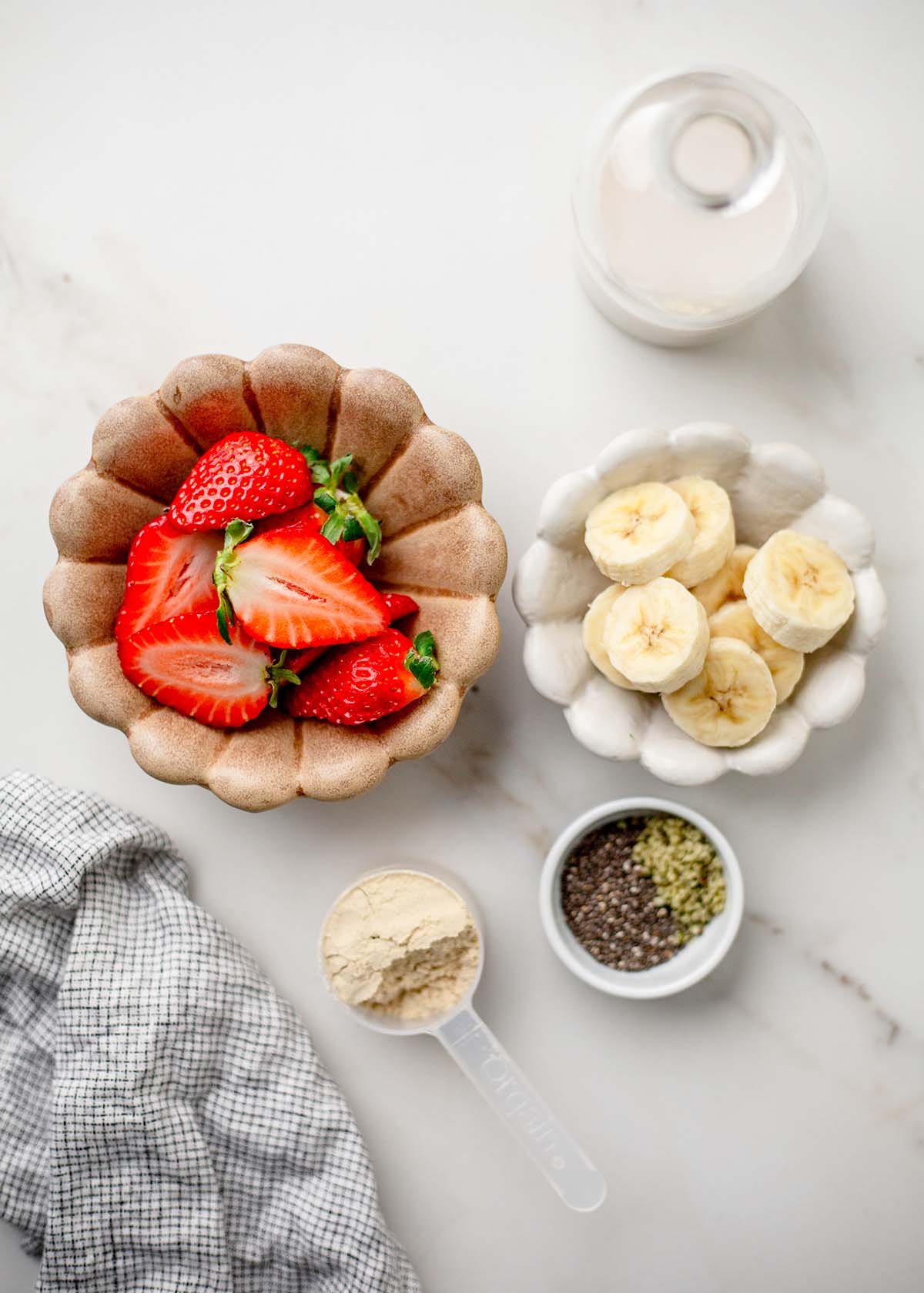 Strawberry Banana Smoothie Ingredients